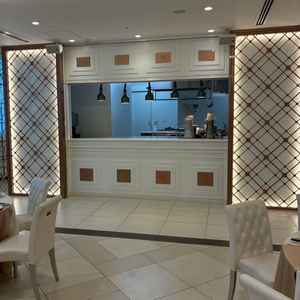 披露宴会場は2種類あり、どちらもオープンキッチンになっている。