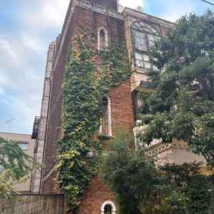 ハリーポッターの物語に出てきそうな外観。