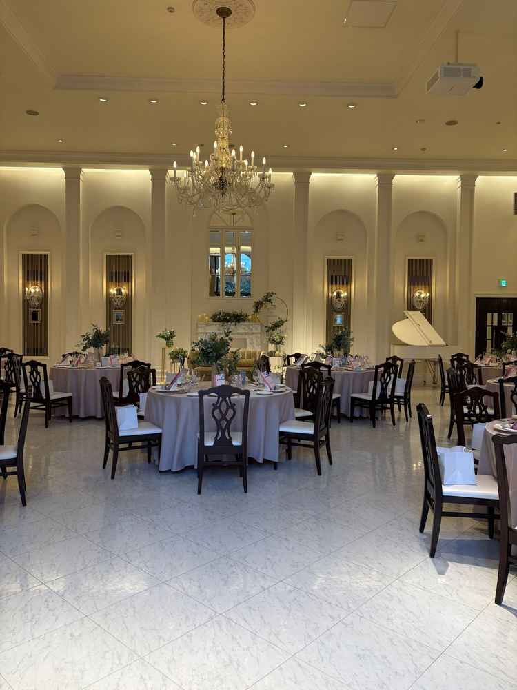 披露宴会場（中庭側から）