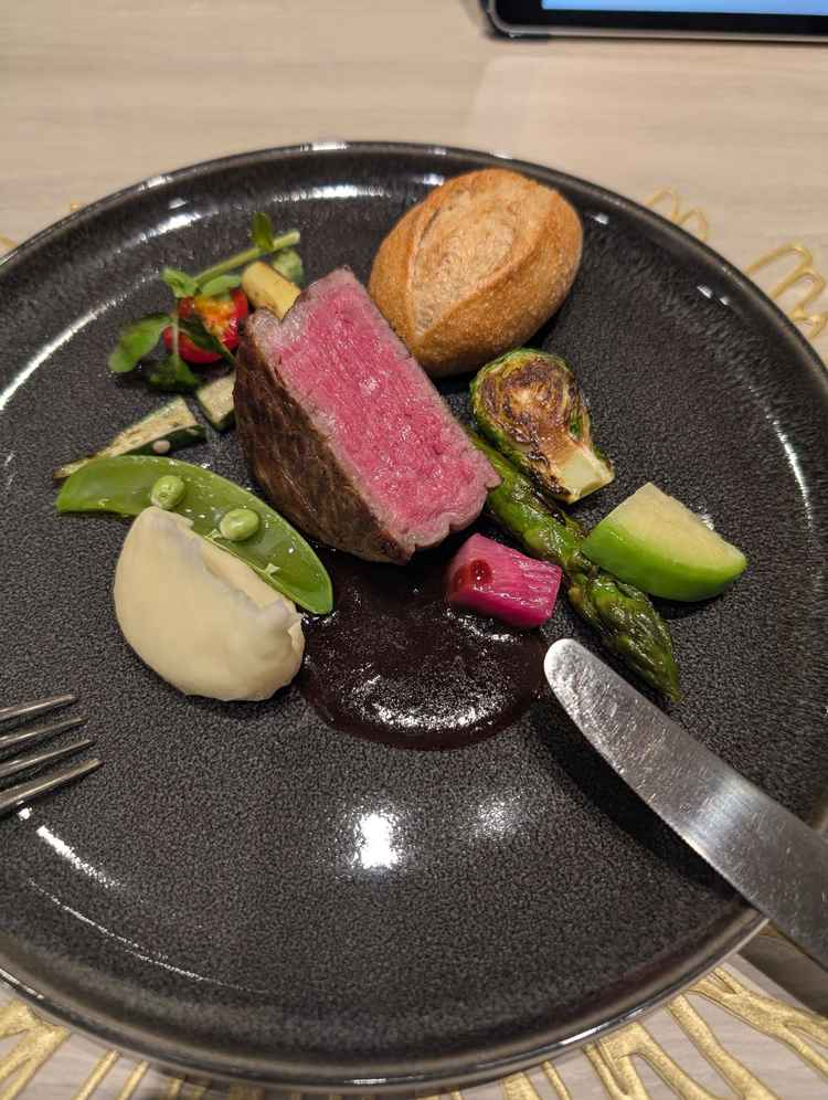 フェアでいただいたお食事です。正直これが選んだ要因の1つです。ゲストの方にも食べてもらいたいと思いま