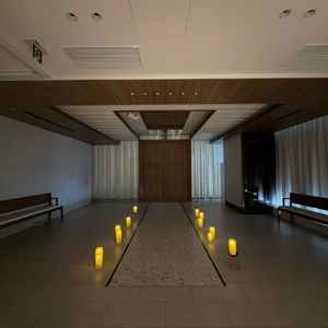 チャペルへ入る前のマザーズロード