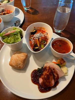 実際に披露宴で出るお料理では無いけれど、試食ができ、とてもおいしかった。