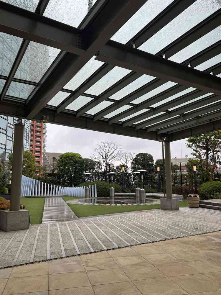 チャペルの外のガーデン