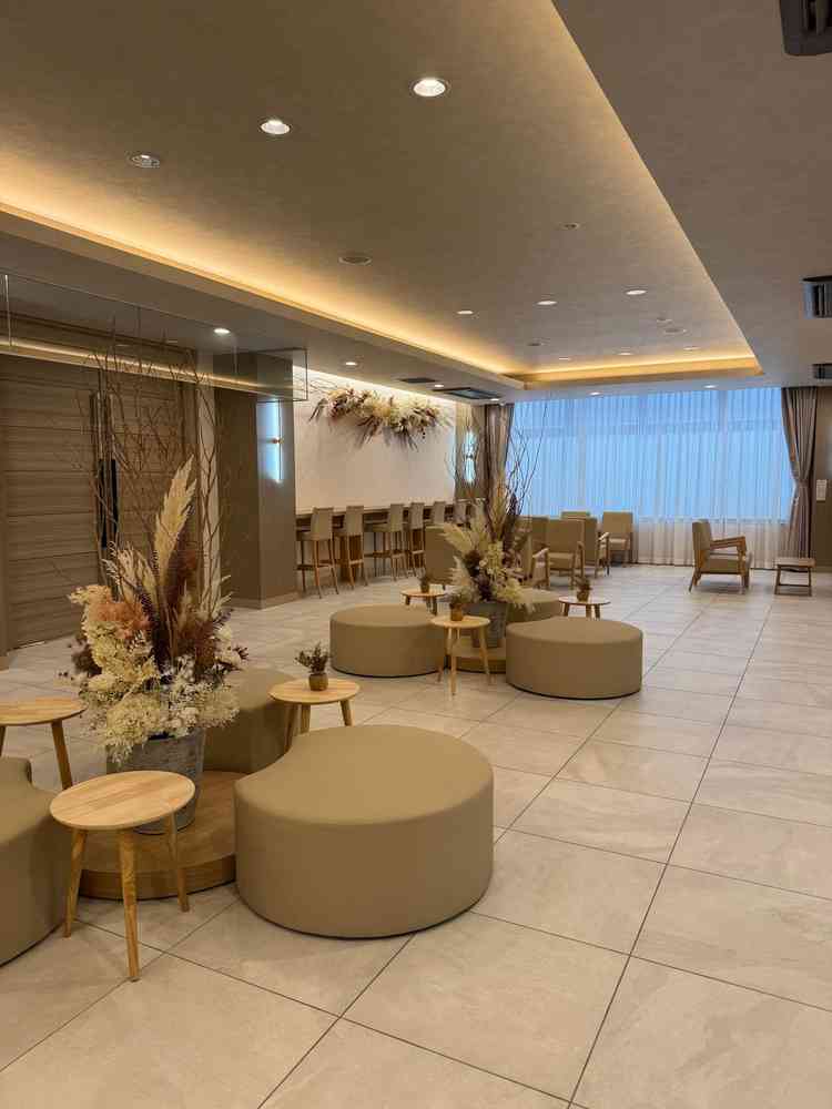 受付はとても広くゲストの方が窮屈ならずゆったりできるスペースでした。