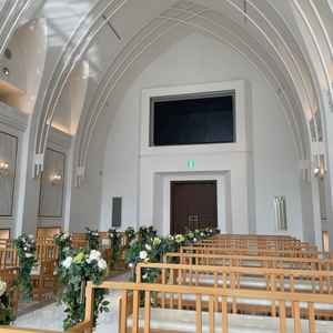 チャペルのモニターです。親への感謝ムービーのサンプルを拝見しましたが、明るくても見やすく感動しました