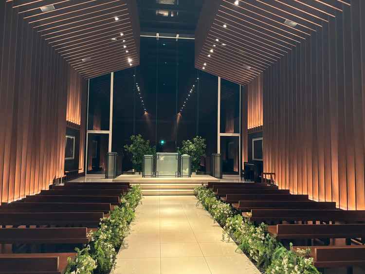 チャペル。天に誓うと言う意味が込められているのは素敵だなと思った。