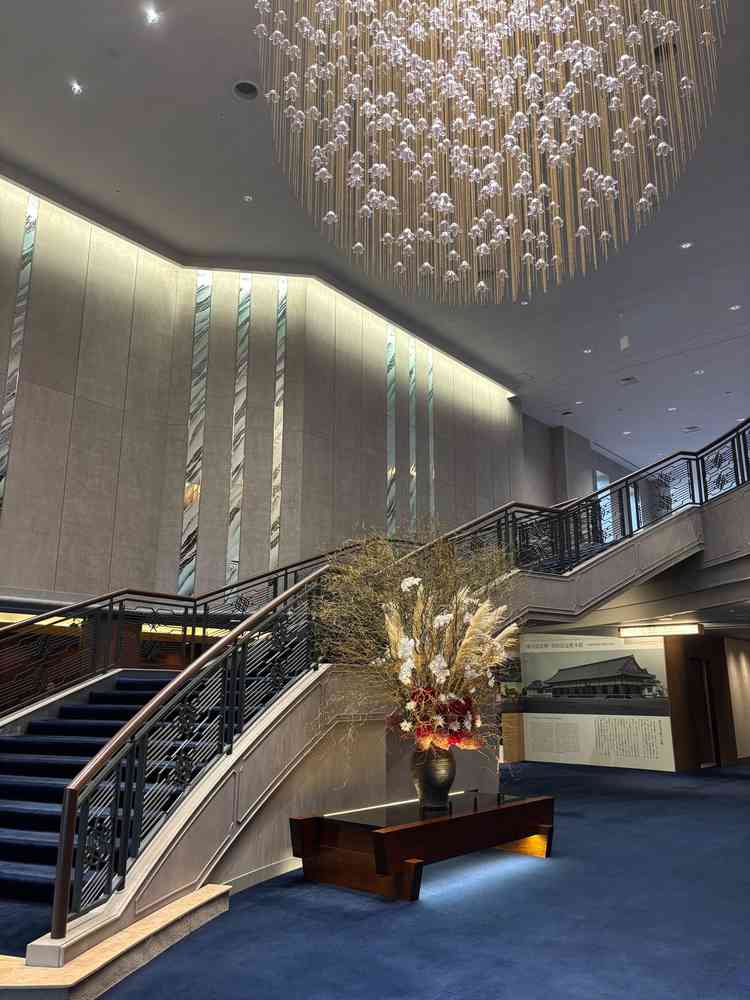 写真で見た時はクラシカルな印象であまり刺さらなかった玄関。実際に見ると想像より洗練されていました。