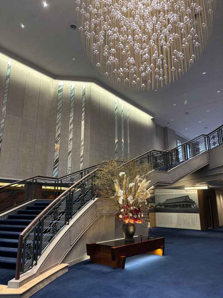 写真で見た時はクラシカルな印象であまり刺さらなかった玄関。実際に見ると想像より洗練されていました。