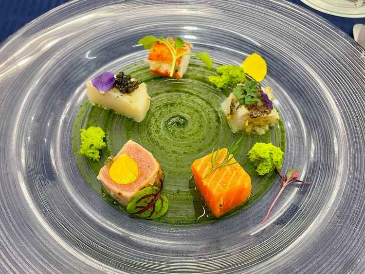 試食、一番ベーシックなコースの前菜