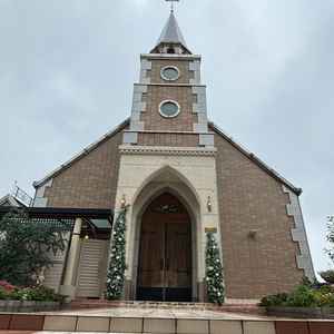 会場に入った時には想像できない、独立型チャペルが屋上に突然現れたのがとてもよかったです。