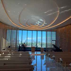 チャペル　快晴でとても空気が澄んでいて綺麗でした。聖歌隊、ピアノも雰囲気があり良かったです