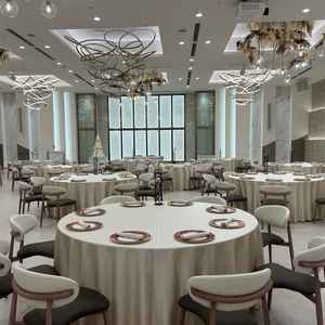 新しくリニューアルした披露宴会場でした。特殊な仕掛けもあり、他の披露宴会場ではできないと思った