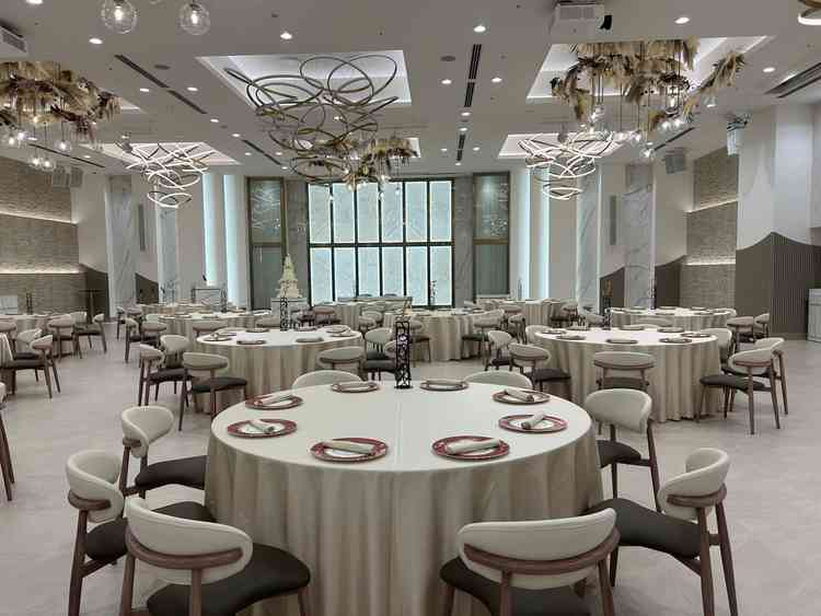 新しくリニューアルした披露宴会場でした。特殊な仕掛けもあり、他の披露宴会場ではできないと思った