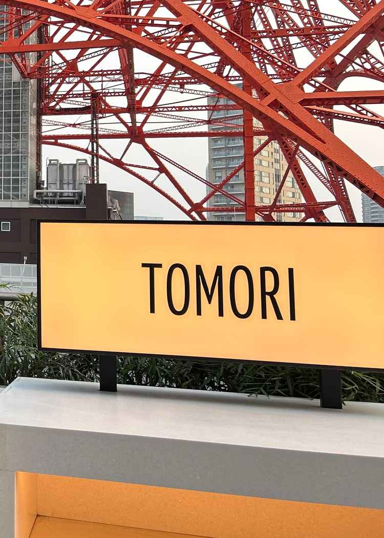 上の階のバーにもお邪魔しました。