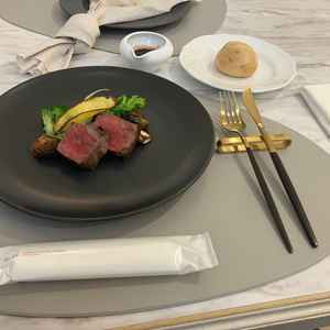 料理です。お肉最高です