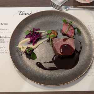 試食の肉料理。肉は柔らかかったです。添えつけの野菜も美味しかったです。