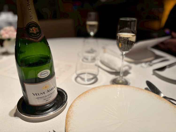 試食ではお酒とのペアリングも楽しませていただきました。