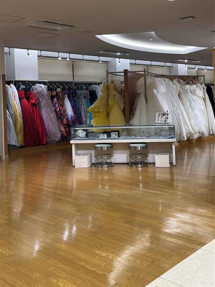ドレスショップが館内にあるので、打ち合わせと同日に試着も完結できます。