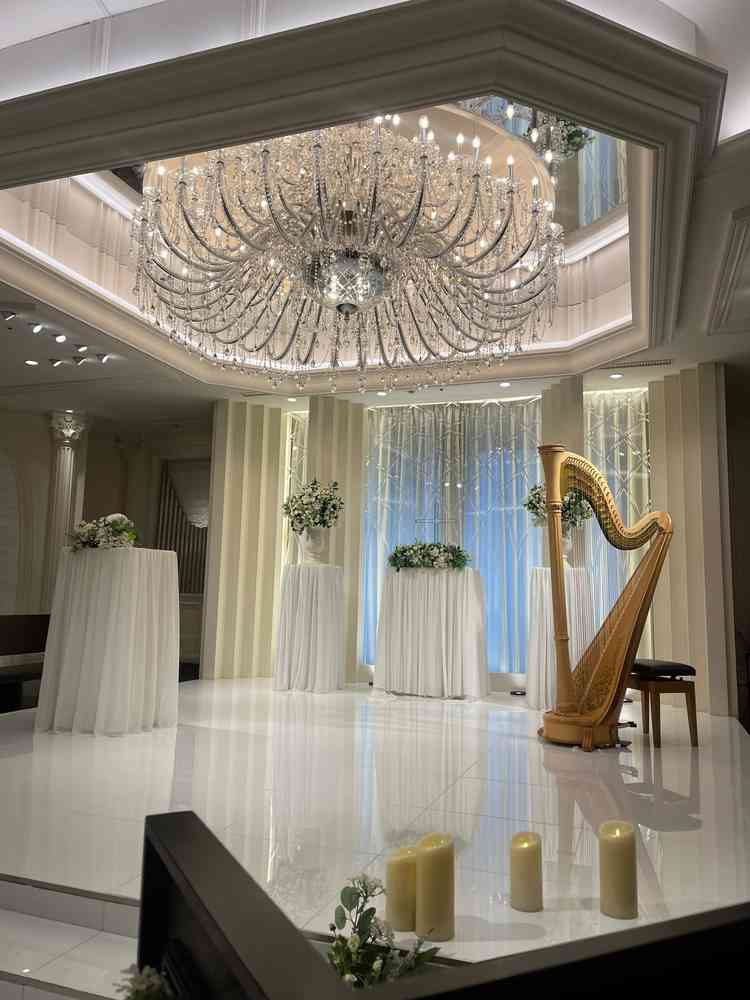 チャペルのシャンデリアがとっても綺麗