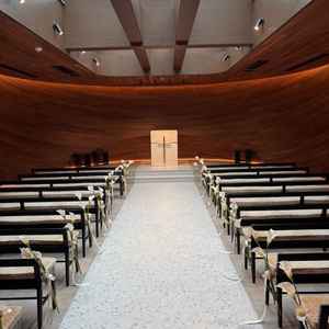 チャペル。木の香りがあり非常に上品な空間でした。