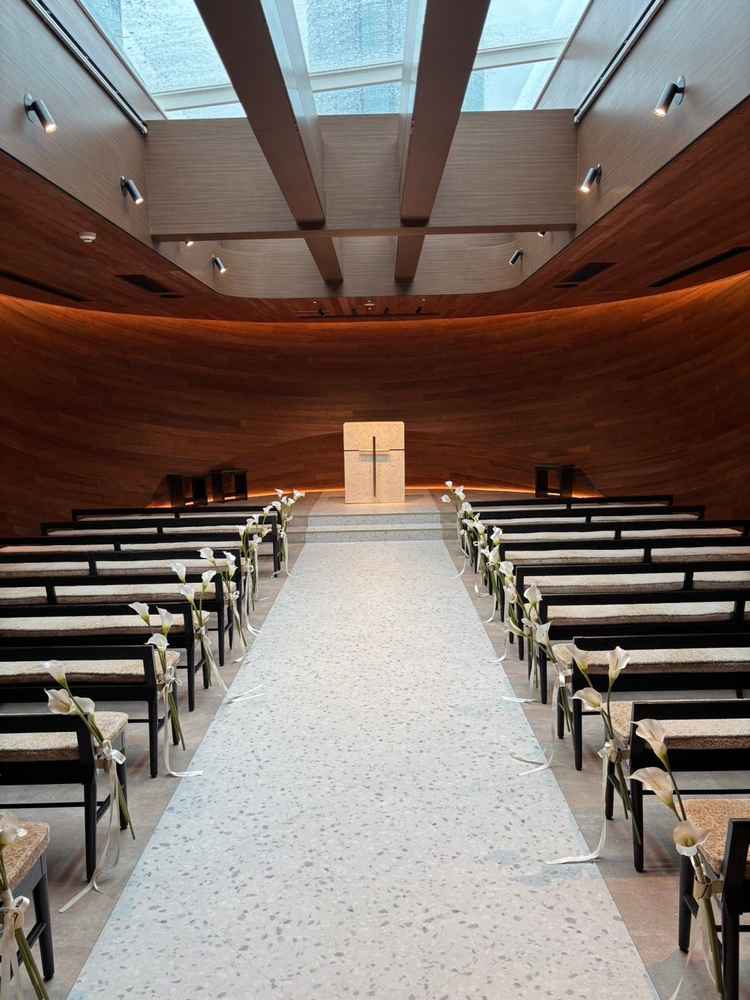 チャペル。木の香りがあり非常に上品な空間でした。