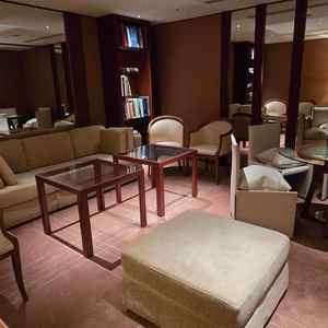 家族の待合室。式中つねにあいている。