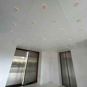 バージンロード全室の空間も配慮されながら素敵な空間でした。