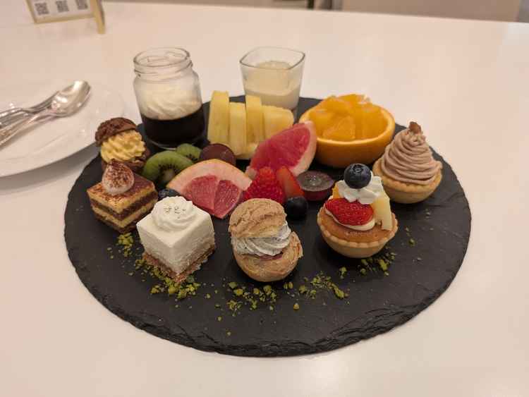 試食でデザートまでいただきました。お料理もすべて美味しかったです。