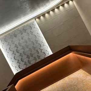 ロビー。吹き抜けで広く、開放感がありました。