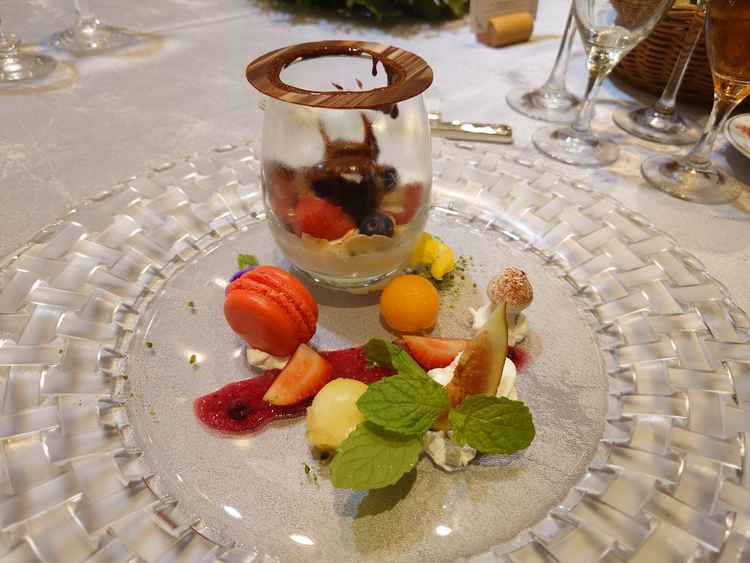 試食のデザート。食材の種類が多く、見た目も華やかでした。