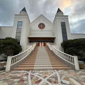 ここの階段で写真撮影できる所！