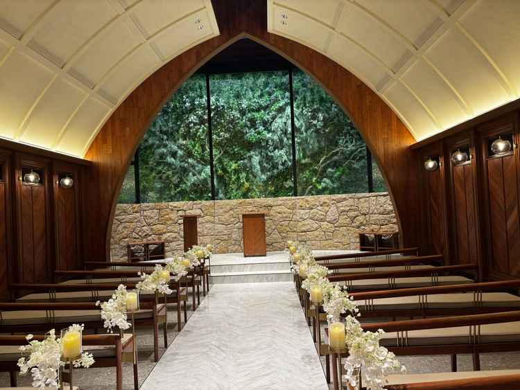 まるでヨーロッパの街並みのような温かい雰囲気のチャペルでした。