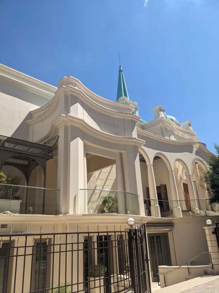 独立したチャペル。白い外観が綺麗でした。