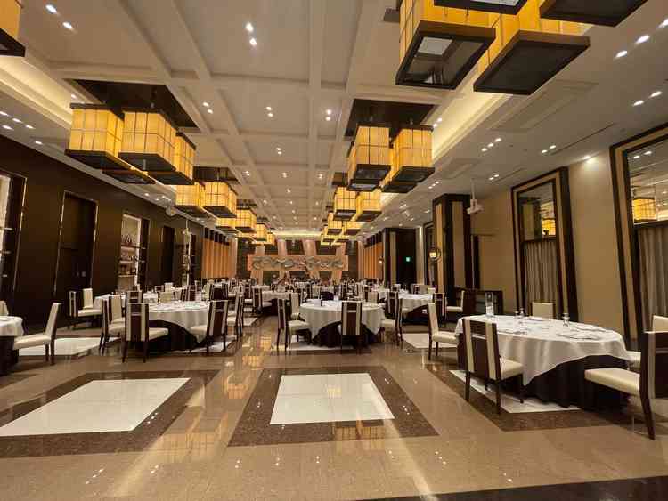 こちらの会場は、奥行き・広さが十分にあり、落ち着いた雰囲気です。