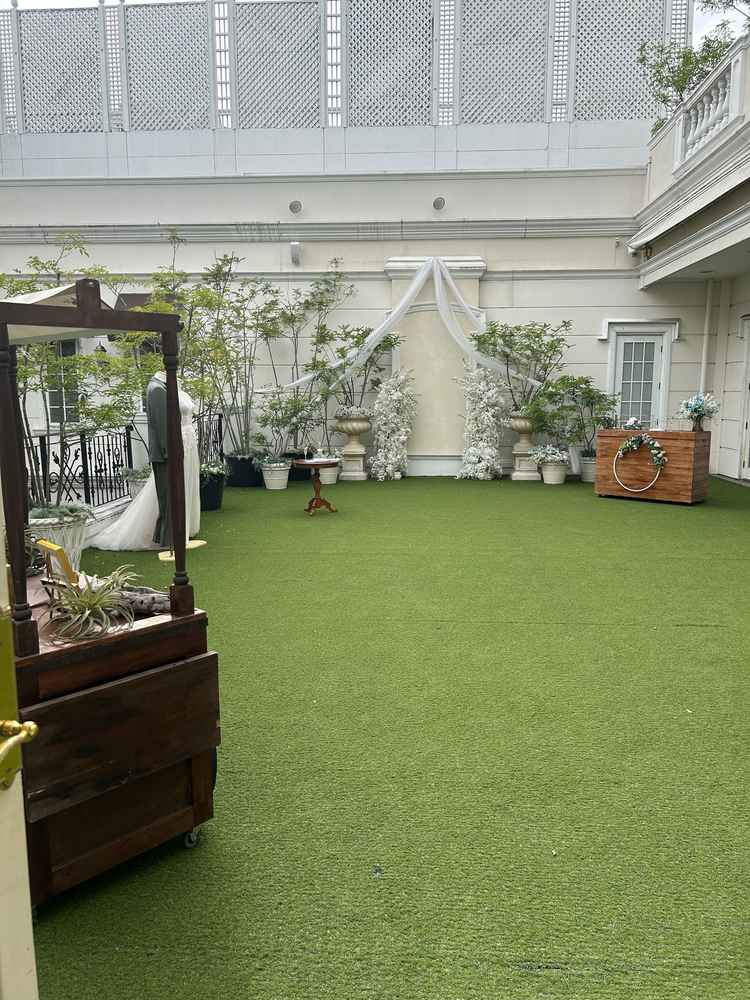 ここのガーデンは披露宴の前に写真を撮ったり、軽食を楽しんだり、ここで挙式を上げることも出来ます。
