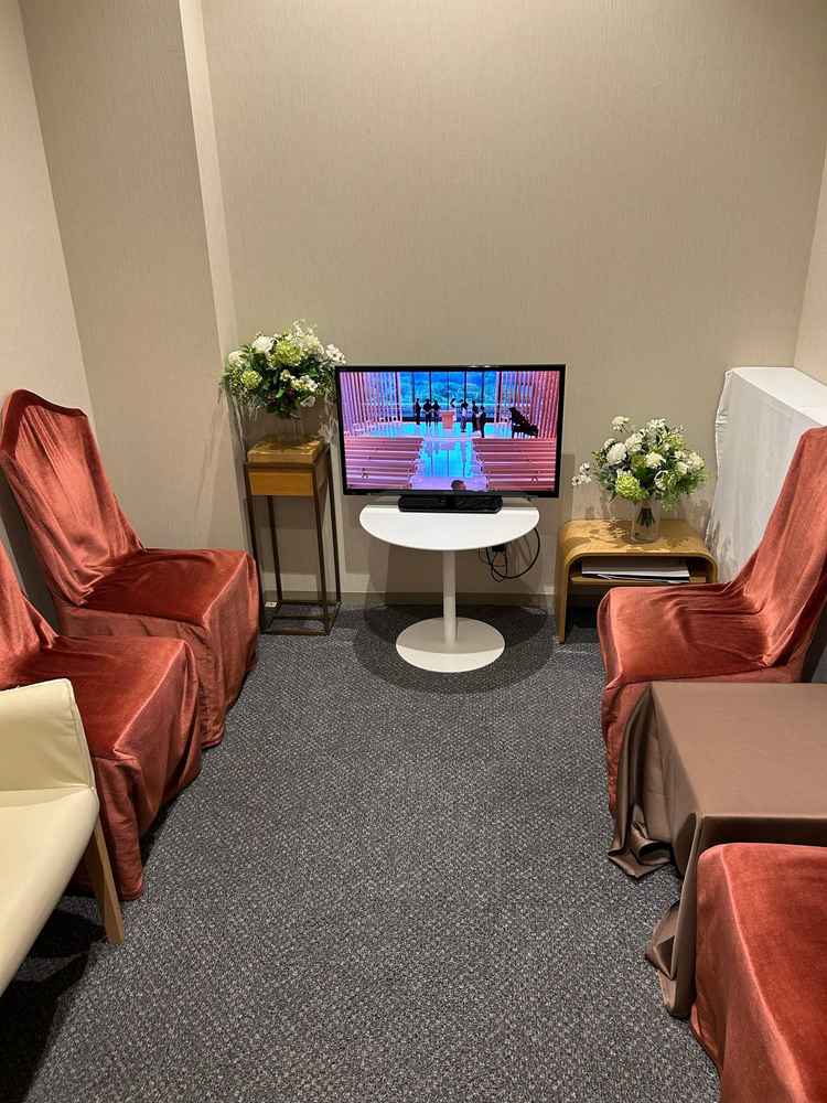 チャペル横にある個室スペース。赤ちゃん連れも安心できる環境かと思います。