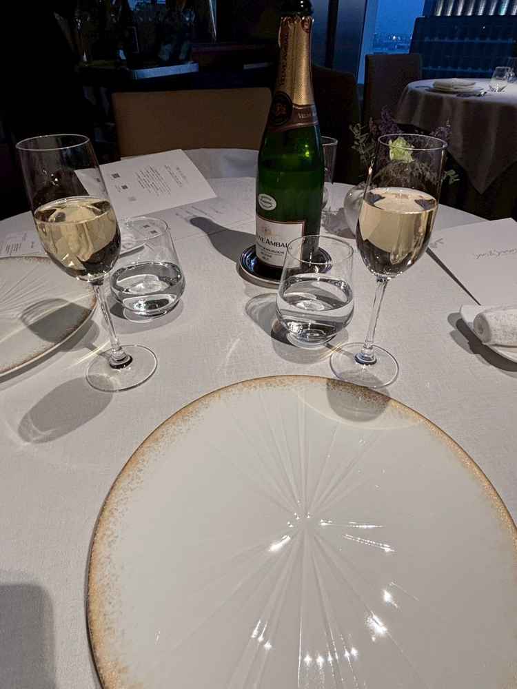 スパークリングワインをだしてもらえました。