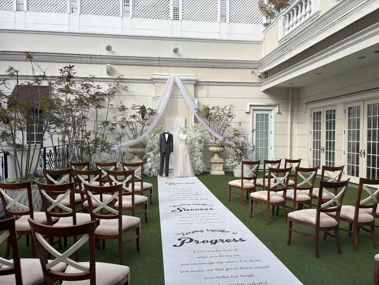 ガーデンウェディング会場。披露宴会場とも繋がっている。