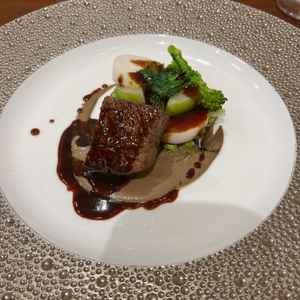 お肉が非常に柔らかくてとても美味しかったです。