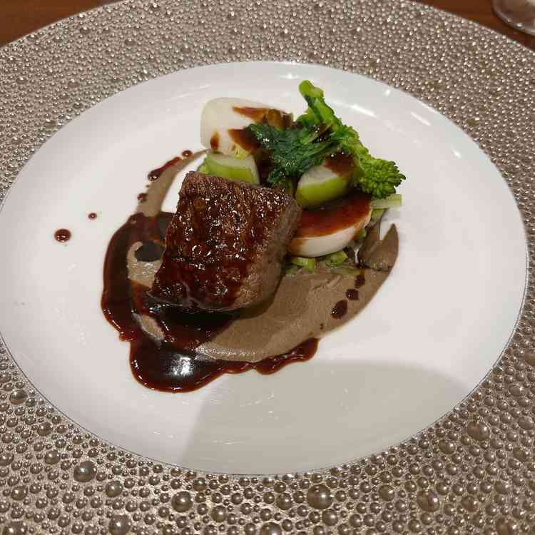 お肉が非常に柔らかくてとても美味しかったです。