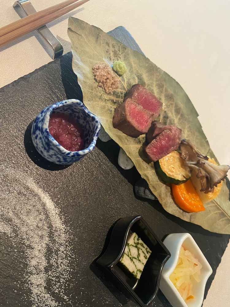 近江牛と神戸牛のステーキ