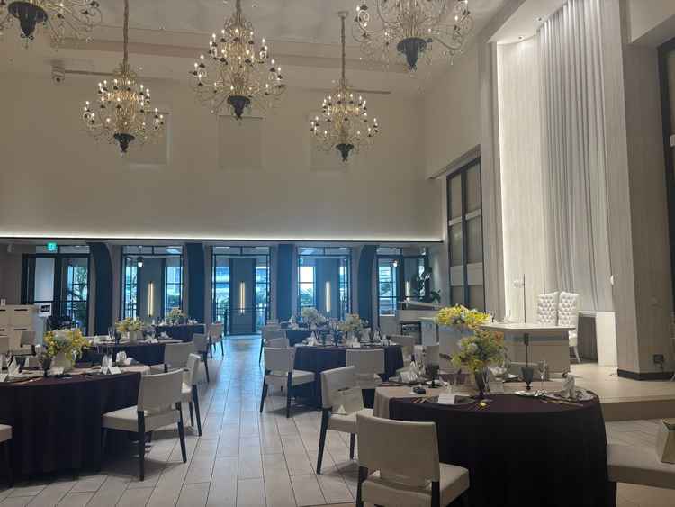 シックな会場だった