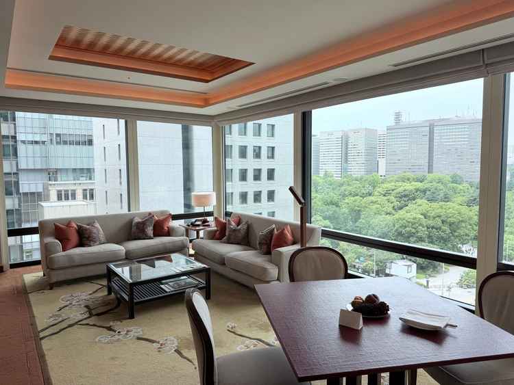 挙式前後で2泊できる実際の客室。都内にいながら緑もあり、いいお部屋でした