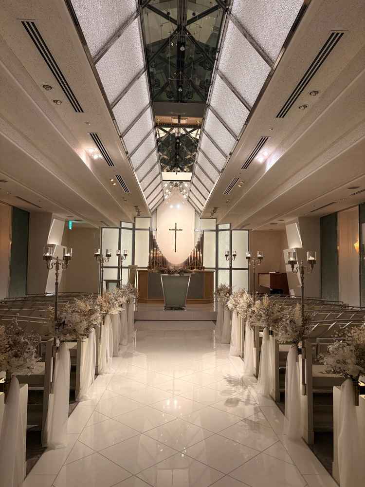 照明を落としたチャペルはとても幻想的で素敵でした。