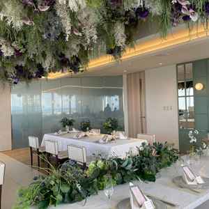 小さい方の部屋。部屋を出たところに料理を置いて立食スタイルにもできるそう