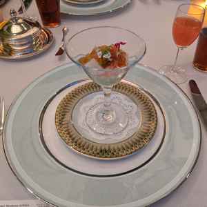 アミューズの写真。アボカドと海鮮の相性が抜群で非常に美味しかった。