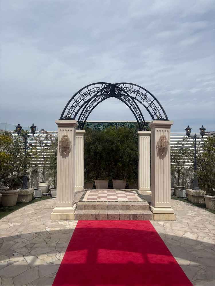 屋根がないセレモニースペースですが、周りに大きな建物がないので綺麗に写真が撮れます。