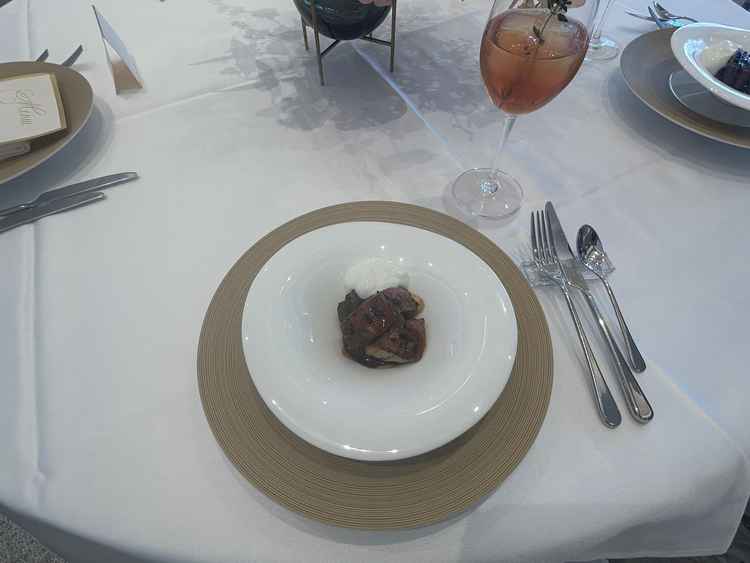 このお料理は、ソースをポン酢に変更することが可能だそうです。