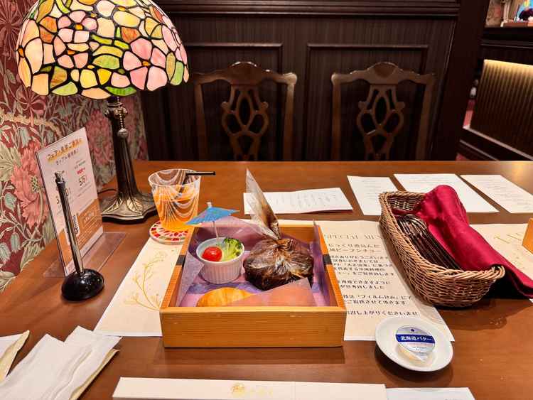 試食のお料理も独創的な雰囲気と食べやすいシチューでとてもよかった。サイドも美味しかった。