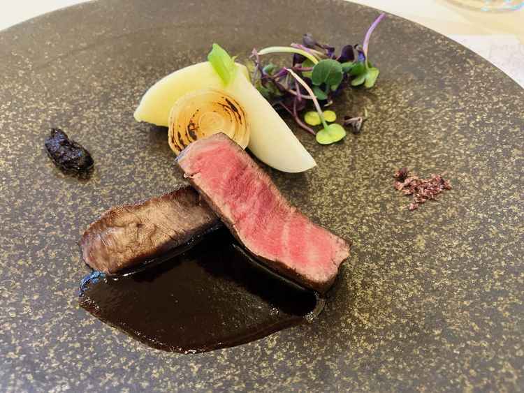 メインのお肉料理